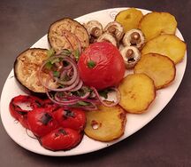 Овощной шашлык на мангале