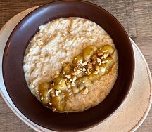 Овсянка с корицей и печёным бананом