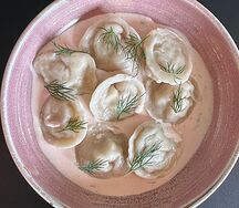 Пельмени щука и судак с икорным соусом 