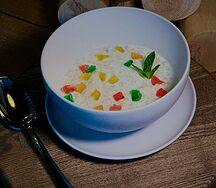 Овсяная каша с цукатами