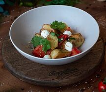 Салат с хрустящими баклажанами