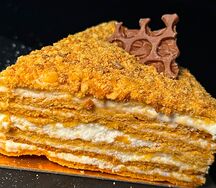 Карамельный медовик