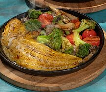 Филе окуня с овощами