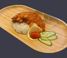 Рис с морепродуктами в остром соусе