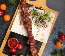 Шашлык ягненка с курдюком ики-бир