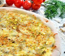 Пицца с грушей и голубым сыром