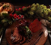 Салат с телячьим языком и сливочно-трюфельной заправкой