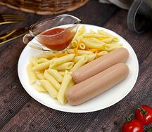 Макароны с сыром и сосисками