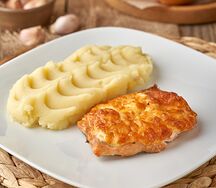 Запеченная горбуша под сыром с пюре