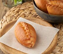Пирожок с зеленым луком и яйцом