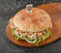 Бургер с креветками