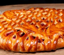 Пирог с брусникой
