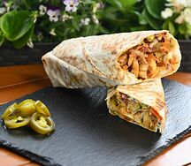 Шаурма в тандырном лаваше с курицей Острая