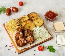 Ланч с шашлыком из свинины