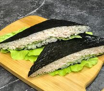 Онигири с сурими