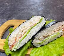 Онигири с курицей