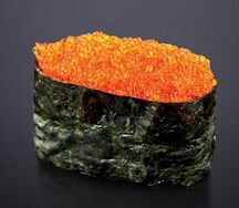 Гункан с оранжевой икрой Масаго