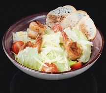 Салат Цезарь с креветками