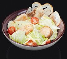 Салат Цезарь с курицей