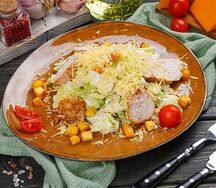 Салат Цезарь с курицей