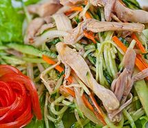 Салат из курицы с огурцом