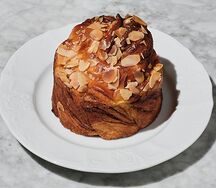 Булочка с корицей