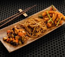 Китайка-сет с лапшой, Кунг Пао и пикантной курицей фри