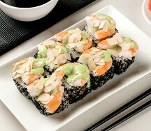 Ролл Эби с тамаго и миндалем