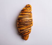 Круассан с молочным кремом