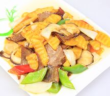 Жареная говядина с картофелем и грибами шиитаке
