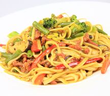 Лапша с говядиной и овощами