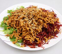 Жареная говядина с перцем и кинзой