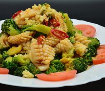 №429 Салат Брокколи с кальмаром