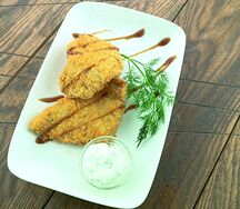 Куриное филе в сухарях с авторским соусом