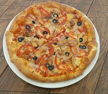 Пицца Мясная с копченостями