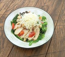 Салат Цезарь с курицей