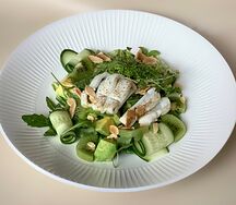 Салат с кальмаром