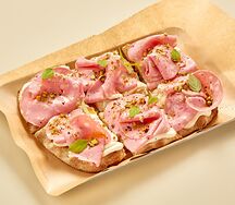 С мортаделлой и фисташкой 