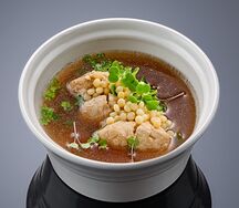 Куриный бульон с фреголой 