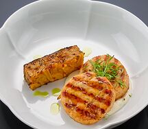 Котлеты из мяса краба и трески с картофельным гратеном