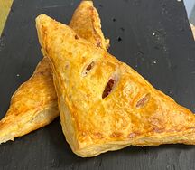 Слойка с ветчиной и сыром  
