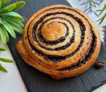 Булочка с маком