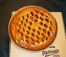 Пирог с брусникой и яблоком