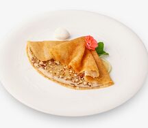 Блинчик с грушей и карамелью
