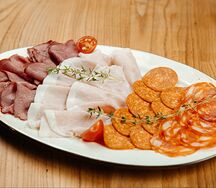 Мясная тарелка