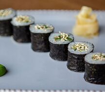 Ролл маки с огурцом