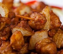 Жареные шашлычки из свинины со специями