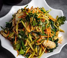 Салат с кальмаром