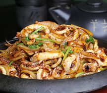 Кальмар пряный на чугуне
