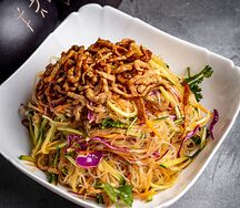 Салат с фунчозой